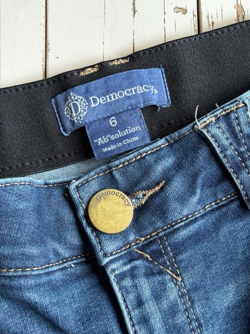 Democracy Ab Solution Jeans Size 6 Blue Distressed Skinny Stretch Mid Rise - Picture 3 of 9